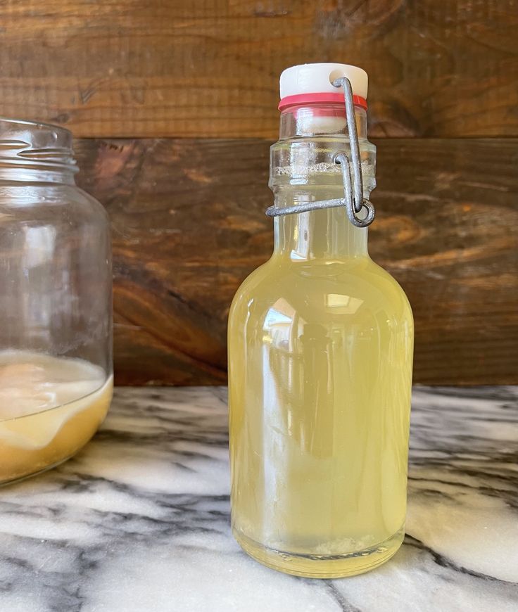 Ocat od Bijelog Vina: Kiselost i Očuvanje Svježine Salata